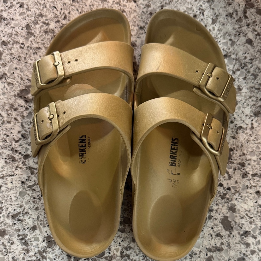 Birkenstock Gold Sandals women’s size 9